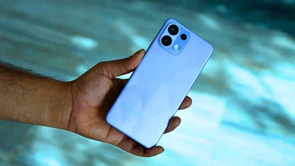Oppo K13 का शानदार डिस्प्ले और प्रोटेक्शन